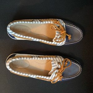 Sperry boat shoes